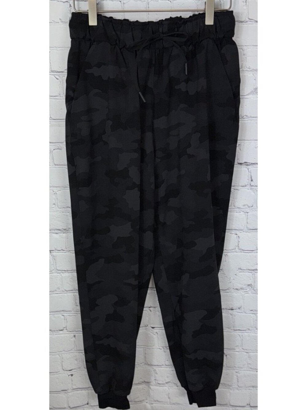 LULULEMON Women’s Stretch High-Rise Jogger Pants Shorter Length Camo W5EBVS Sz 6